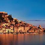 5 Bedroom Lovely In Appartamento *