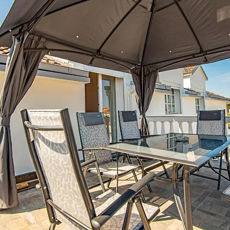 דירה 5 Bedroom Lovely In *