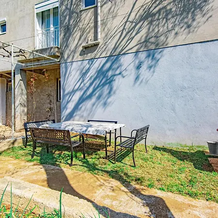 5 Bedroom Lovely In *