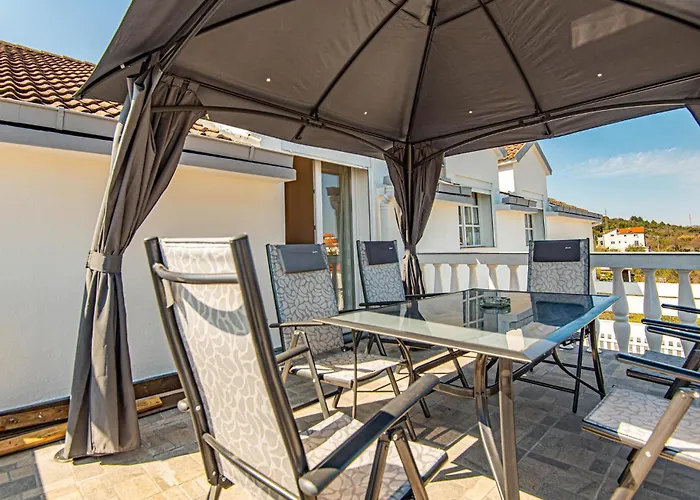 דירה 5 Bedroom Lovely In *