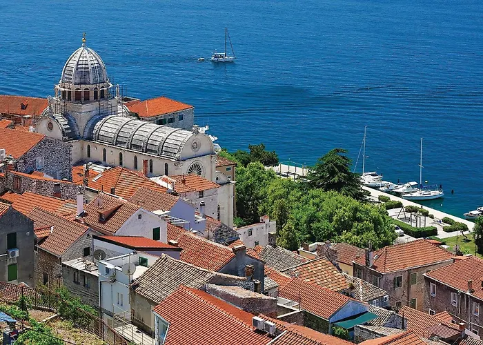 5 Bedroom Lovely In *