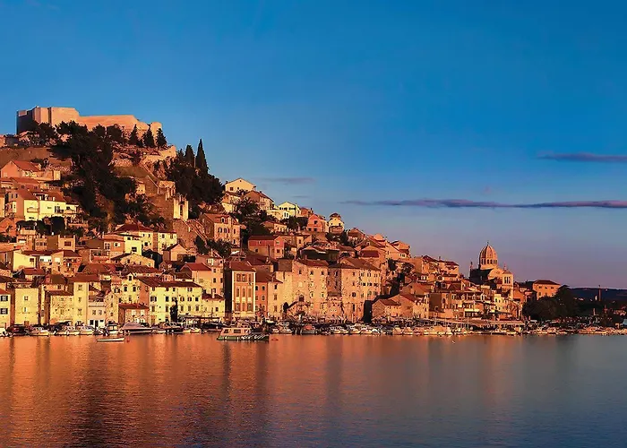 5 Bedroom Lovely In 아파트 *